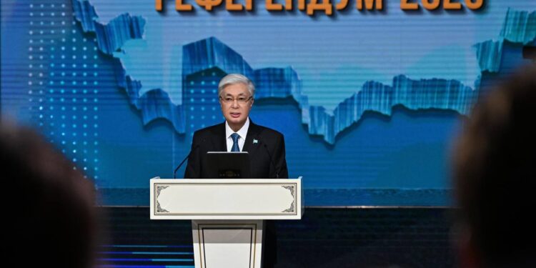 Президент объявил 15 марта новым государственным праздником — Днем Конституции