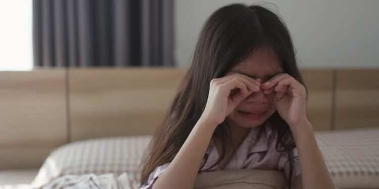 «Папа показал червяка»: шокирующие подробности дела о насилии над ребенком в Усть-Каменогорске