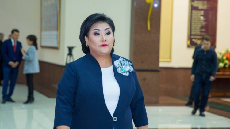 Бақытгүл Хаменова түрмеден босап шықты: Сот жазаны шектеуге ауыстырды