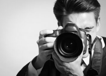 Фотосессия үшін алған несие: Маңғыстау облысында сериялы алаяққа үкім кесілді