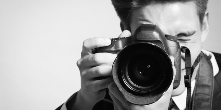 Фотосессия үшін алған несие: Маңғыстау облысында сериялы алаяққа үкім кесілді