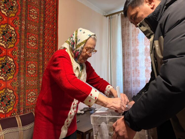 Қонаевтың 99 жастағы тұрғыны дауыс берді