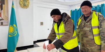 Сначала работа, потом выбор: коммунальные работники Конаева проголосовали после смены