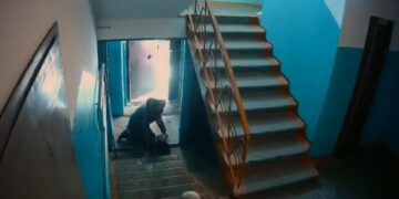 Попытка грабежа в лифте: полиция Павлодара установила личность нападавшего по камерам