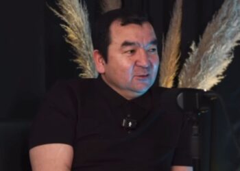 Мемлекеттік қызметтен таксиге: Талғардың бұрынғы басшысы желіде трендке айналды