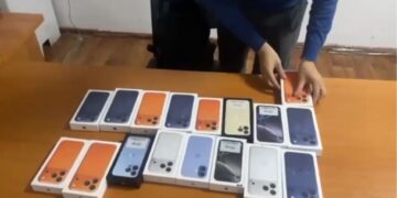 Ақтөбеде әйнекті сындырып, қымбат смартфондарды ұрлаған ер адам ұсталды