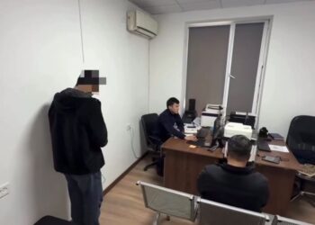 Шымкенттегі мектеп оқушылары арасындағы төбелес: 10-сынып оқушысы көршісін аяусыз соққыға жыққан