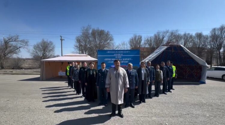 Наурыз на дороге: полиция области Жетісу провела акцию «Приемная на дороге»