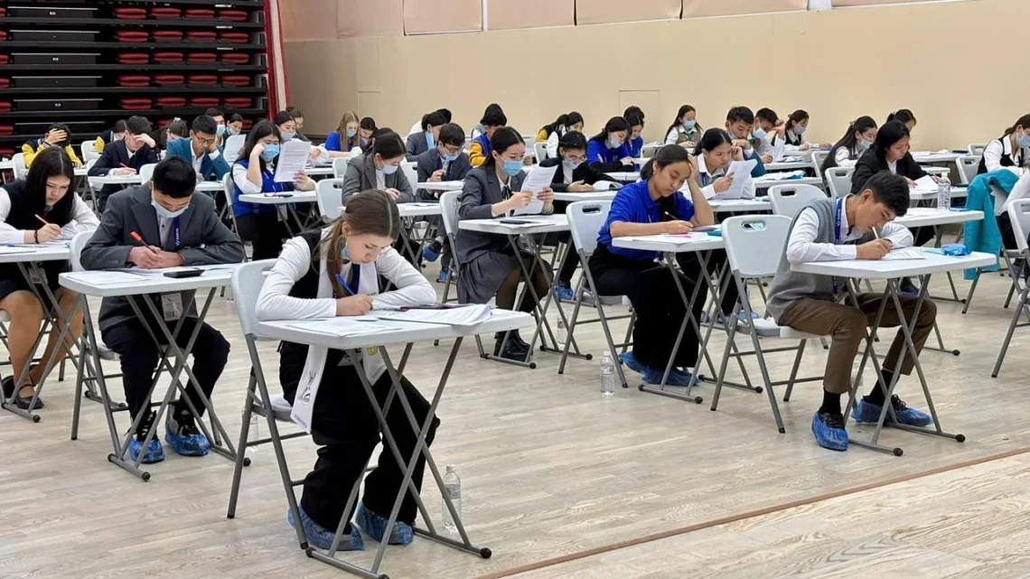 Білім бәйгесіндегі жетістік үшін төлем: Қазақстанда мектеп оқушылары мен ұстаздарды ынталандырудың жаңа тәртібі бекіді