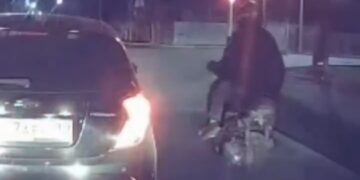 В Талдыкоргане, произошло ДТП: мопед, проезжавший на разрешающий сигнал светофора, был сбит легковым автомобилем