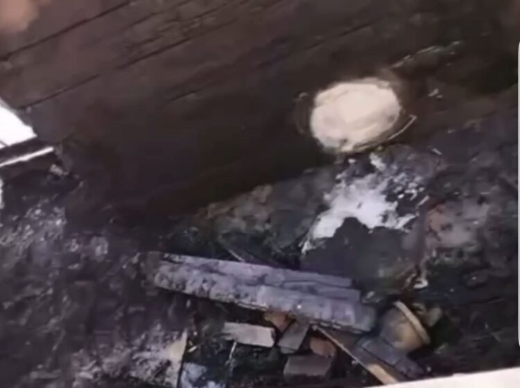 В Кызылорде сотрудник полиции спас двоих детей из горящей квартиры