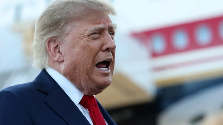 Белый дом запустил круглосуточный Trump TV на фоне конфликта с американскими СМИ