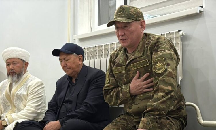 «Все виновные будут осуждены». Министр обороны попросил прощения у семей погибших военных