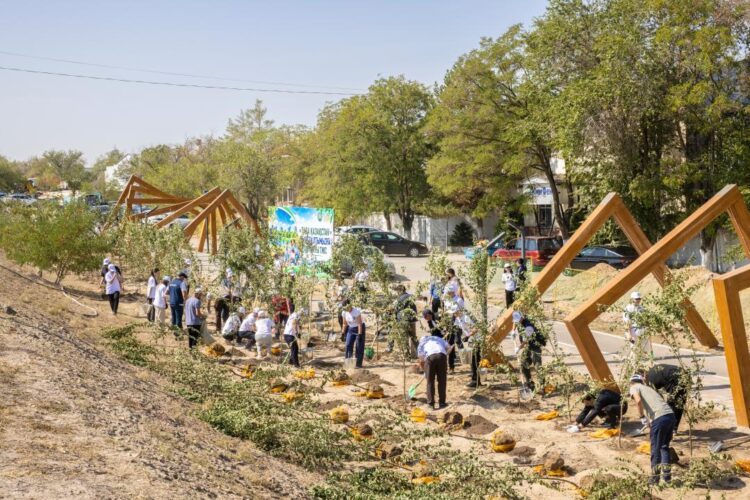 «Таза Қазақстан»: в Алматинской области состоялся масштабный субботник с участием 40 тысяч человек