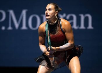 Разбила ракетку после поражения Рыбакиной: Соболенко получила штраф на US Open