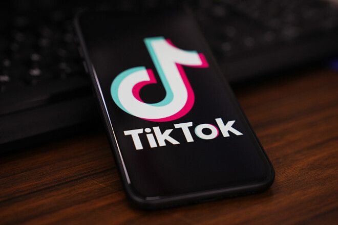 Карточные игры в прямом эфире TikTok принесли 95 млн тенге и четыре года тюрьмы