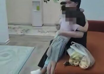 Ақбаян Мұқанғалиева балаларымен кездесті