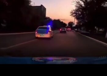 В Экибастузе водитель Mercedes устроил погоню с полицией