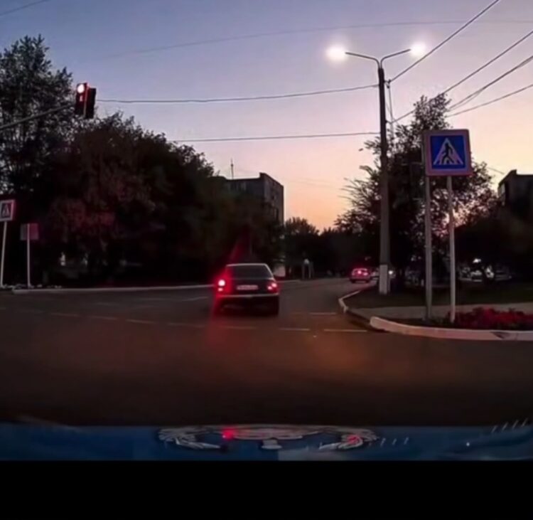 Екібастұзда Mercedes жүргізушісі полициядан қашпақ болды