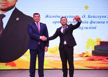 Лучшему учителю — новый автомобиль: в Алматинской области почтили заслуженных педагогов
