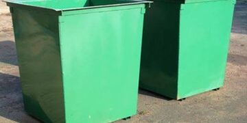 Семейде сәбиін қоқыс жәшігіне тастаған экс-полицей өмір бойына сотталды
