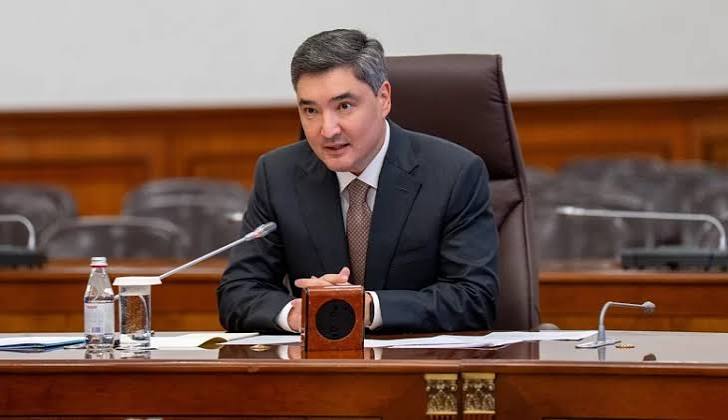 Бектенов ауқатты көпбалалы отбасыларға берілетін мемлекеттік көмекті қайта қарауды ұсынды