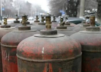 Газовый баллон взорвался на балконе девятиэтажки в Семее