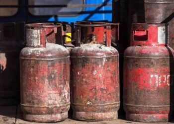 Семейде тоғыз қабатты үйдің балконында газ баллоны жарылды