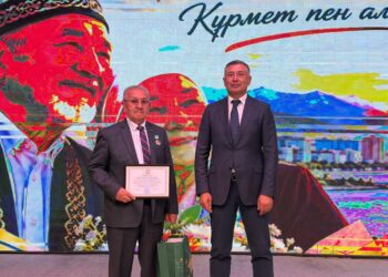 В Конаеве наградили представителей старшего поколения