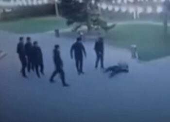 В Усть-Каменогорске погиб полицейский после конфликта с посетителем кафе