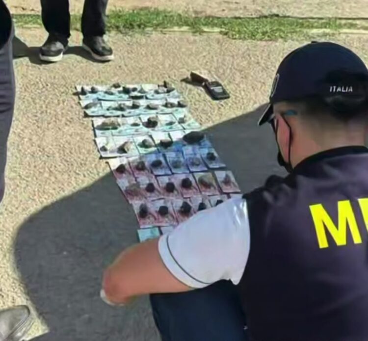 Ақтөбе облысында екі ер адам қорқытып ақша талап етті деген күдікпен ұсталды