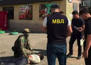 Угрозы расправой и интимными видео: двух мужчин задержали в Актюбинской области