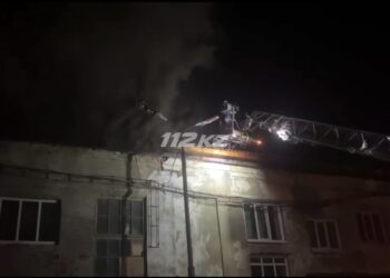 Крупный пожар произошёл на конденсаторном заводе в Усть-Каменогорске