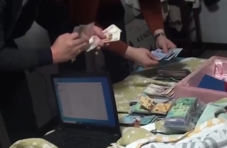 Полицейских заподозрили в схеме по захвату 170 квартир в Астане