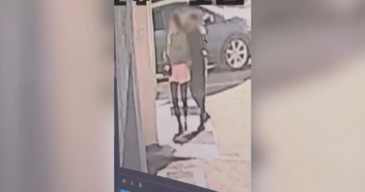 В Астане мужчина преследовал девушку после поездки в автобусе и домогался её